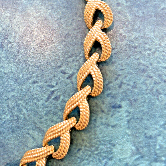 Vintage Napier Gold Plated Choker Necklace Textured Dimensional Chain Links 16" - Picture 2 of 9